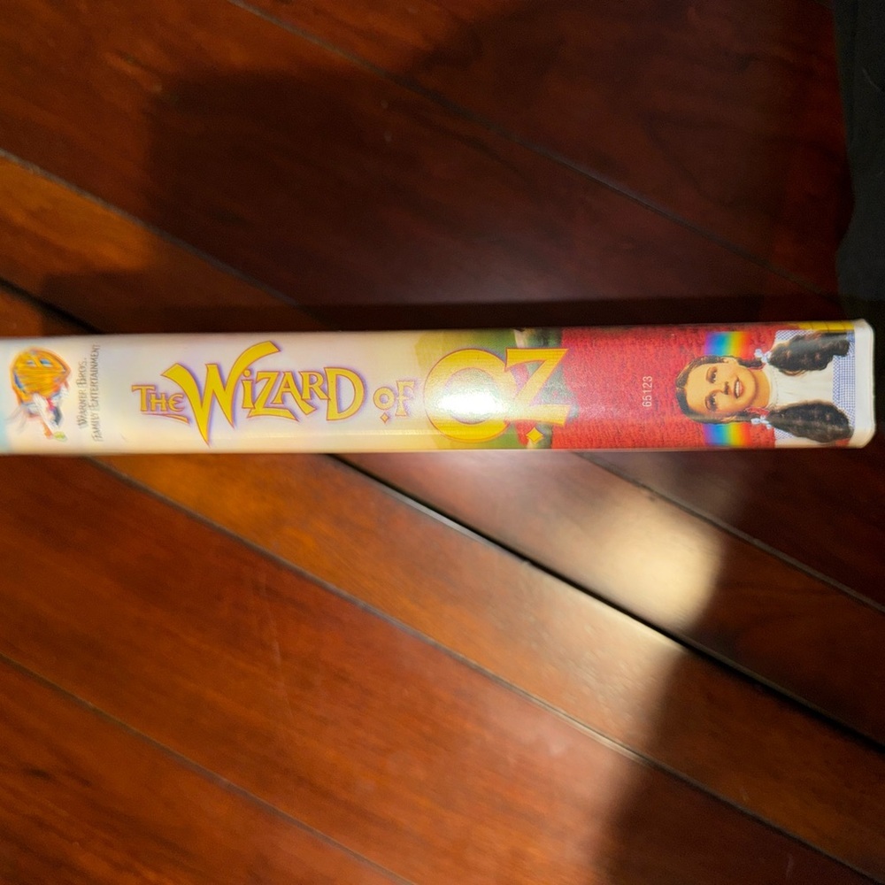 Warner Bros. The Wizard of Oz VHS - Yellow, Blue, Red - Picture 2 of 3